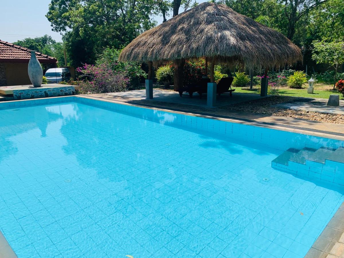 Shangri-Lanka Village 티사마하라마 외부 사진
